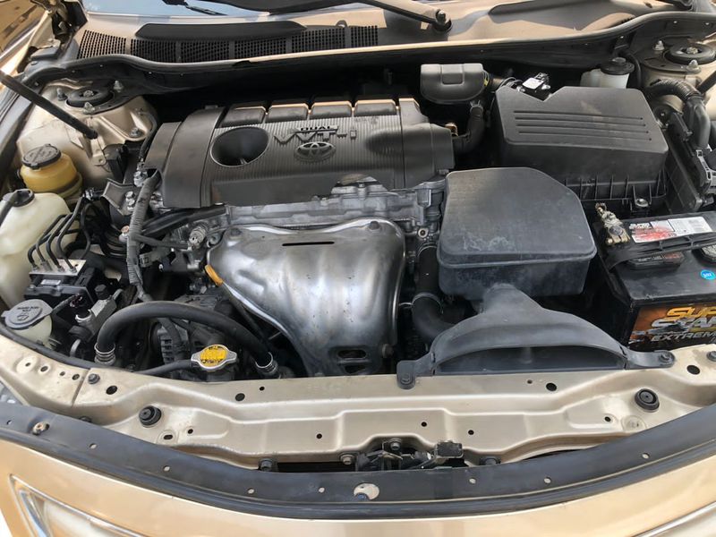 Thumbnail 3 of 2010 Toyota Camry LE